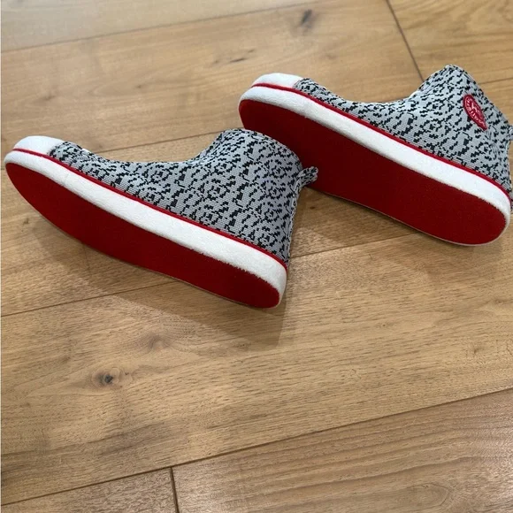 🏠 Sneaker-Style House Slippers - Houndstooth Pattern 🏠 - Picture 5 of 5